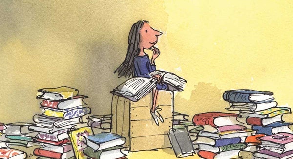 Ilustração da personagem Mathilda, rodeada de livros. 